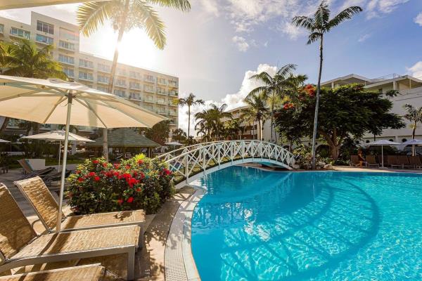 Sonesta Maho Beach Resort & Casino - Pool